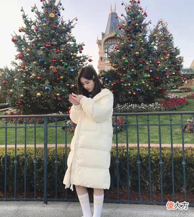 【就爱时尚】鞠婧祎的羽绒服怎么穿才能不臃肿