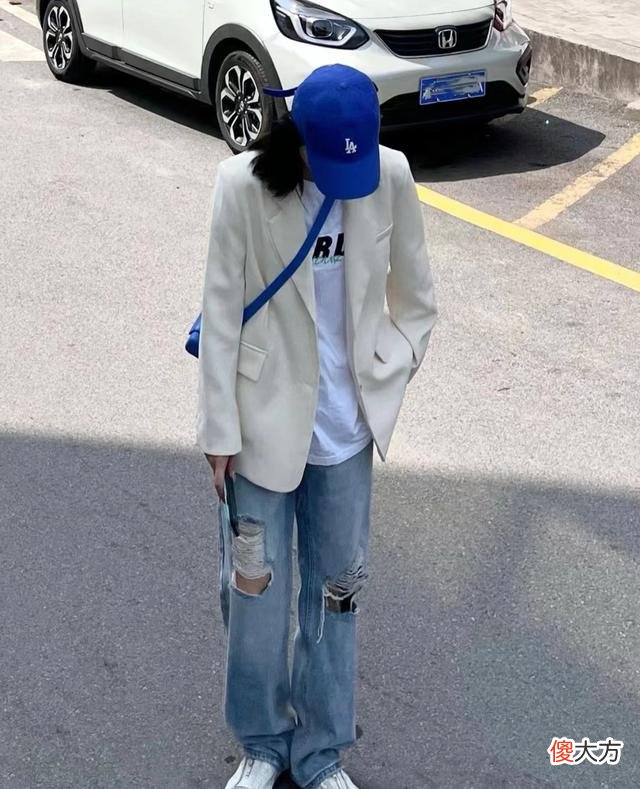 【时尚一点】50岁左右的女人，穿衣尽量避免这三种时尚，比花色简约