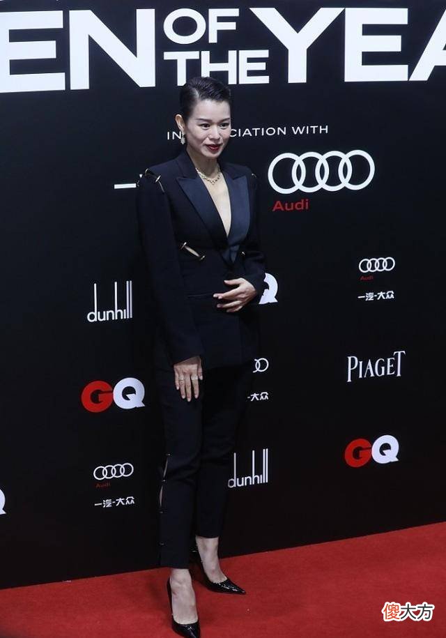 【时尚一点】黑色连衣裙的分类款式，选择一件黑色的服饰再适合不过了