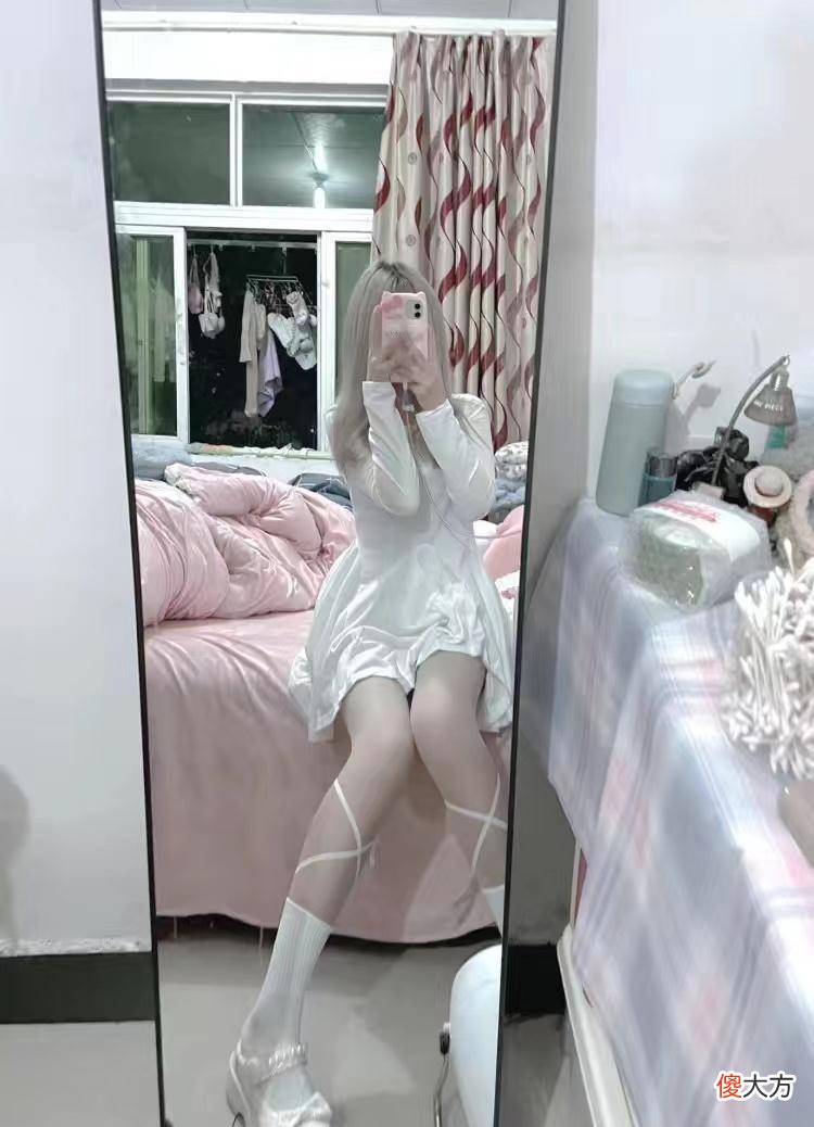 【就爱时尚】这件连衣裙适合年轻的人群更加偏向是较为年轻的群体