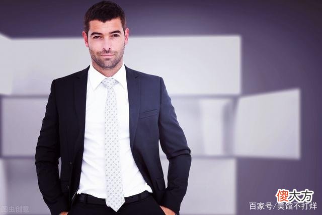 【就爱时尚】正装衬衫是男士追求专业和优雅的必备品，犹如女人的高跟鞋