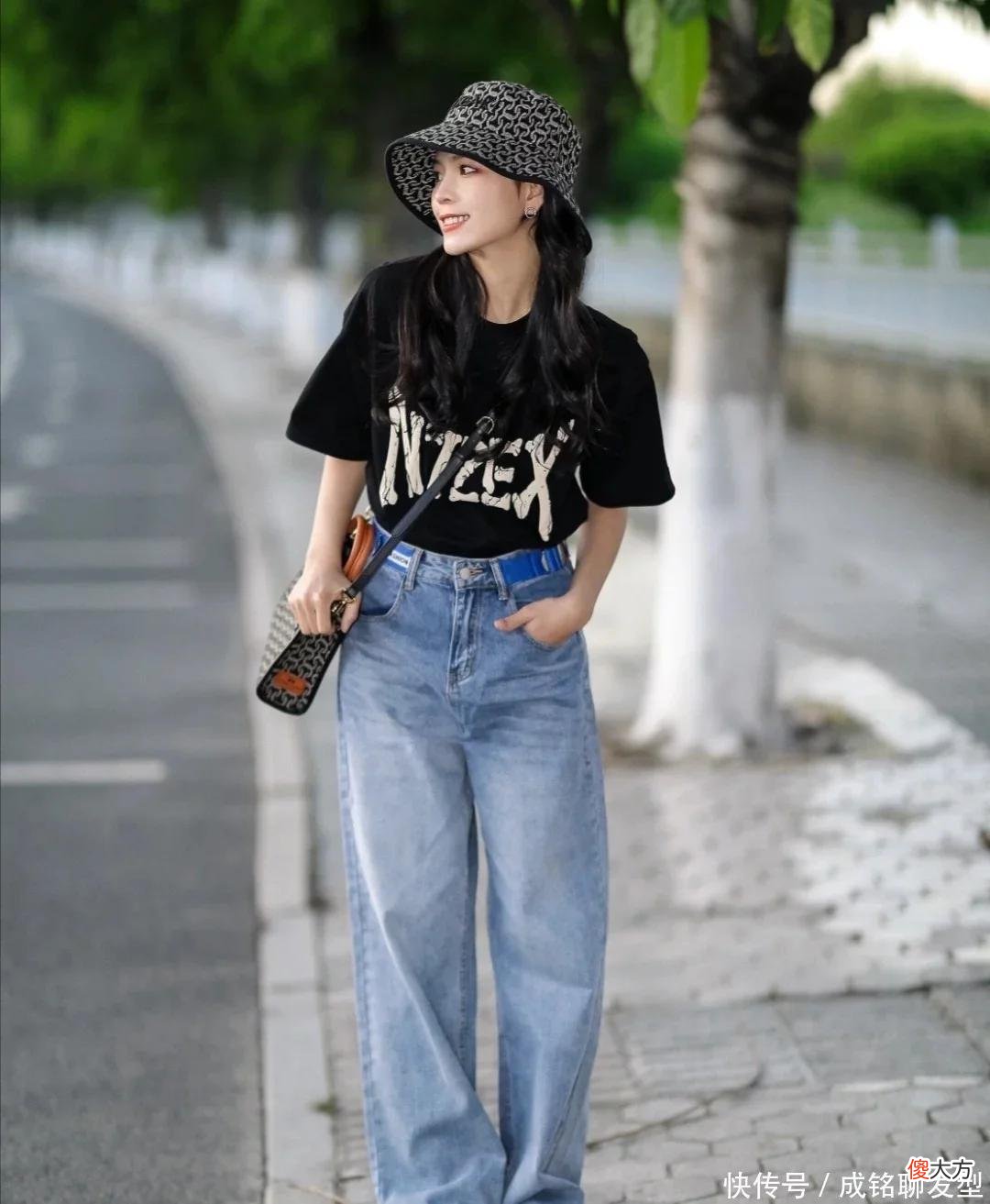【时尚一点】穿来穿去还是这三款牛仔单品最好看，简约百搭又舒服，减龄又耐穿