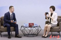【时尚一点】皮肤科专家“医路星光”直播间分享护肤极简主义，皮肤是最好保湿剂 不要过度