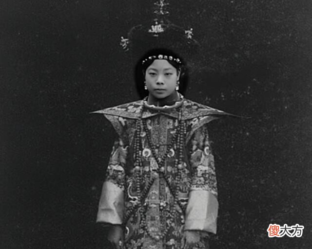 【历史故事】晚清末代皇妃离婚真相:侍奉皇帝9年未曾临幸,无性婚姻坑我也!
