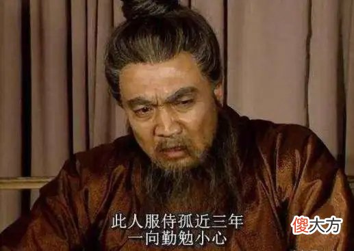【历史故事】曹操在赤壁之战前杀死华佗，绝非是因为多疑，而是为了“杀鸡儆猴”，华佗只是顺带的，真正的“鸡”是孔融，
