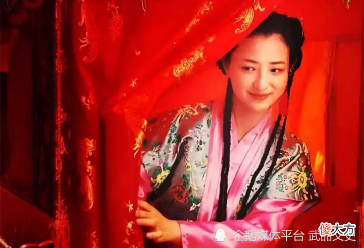 【历史故事】古代夫妻睡觉时，为什么让丫鬟守在床边，夫妻俩不觉得尴尬吗？