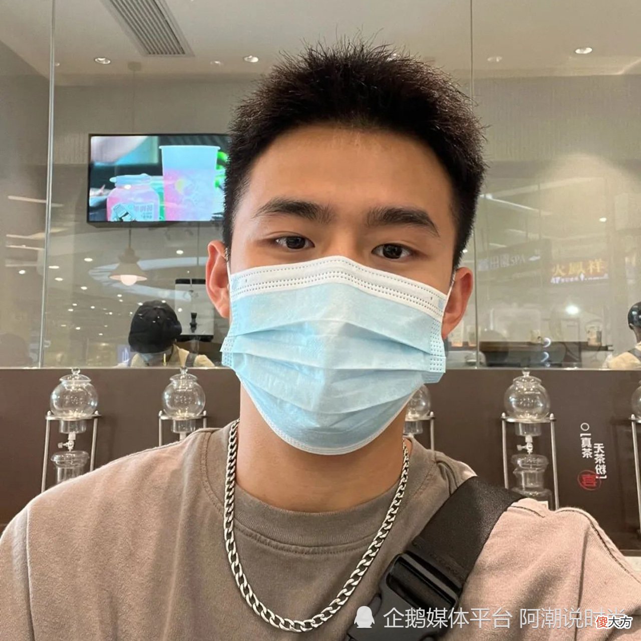 【时尚一点】男生夏季剪“背头”太油腻？不妨试试这3款，剪完干净帅气显精神！