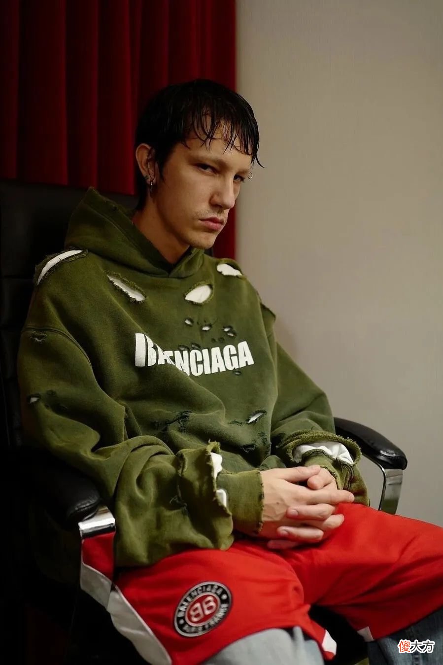 【时尚一点】adidas 联名作，并非 Balenciaga 2023 春季秀场的唯一亮点