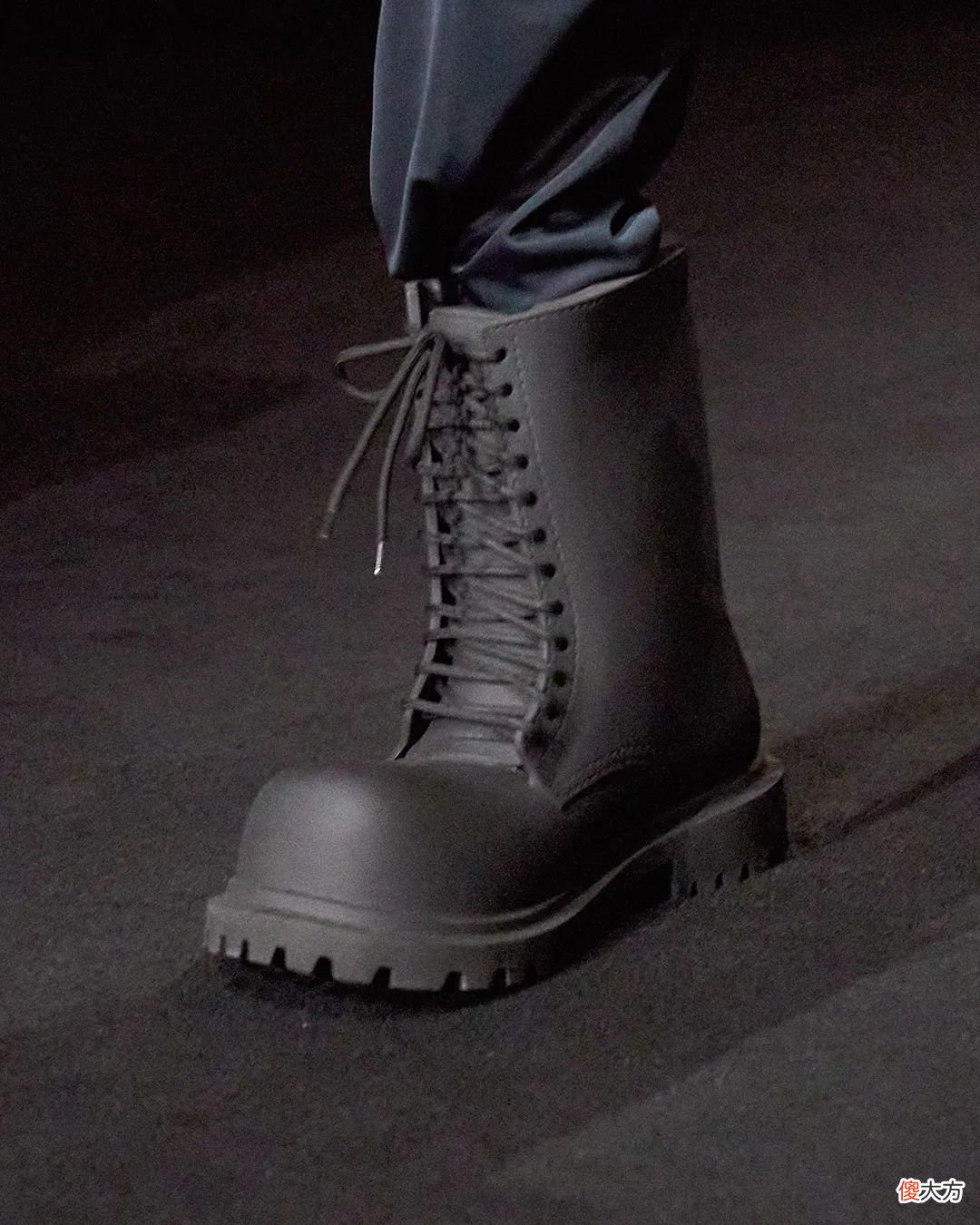 【时尚一点】adidas 联名作，并非 Balenciaga 2023 春季秀场的唯一亮点