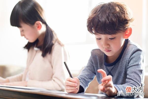 5岁儿子被发现近视，妈妈用3招1个月有效缓解，医生：做得对