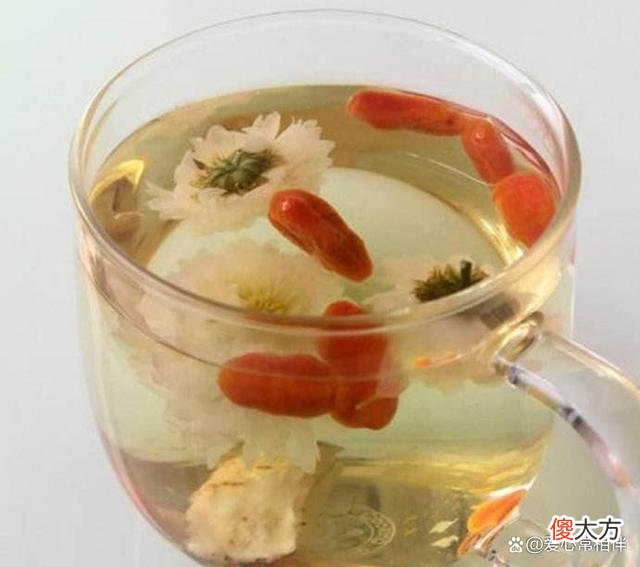 5岁儿子被发现近视，妈妈用3招1个月有效缓解，医生：做得对