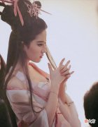 【时尚一点】刘亦菲的颜值和气质，难怪每次出现下边都是彩虹屁