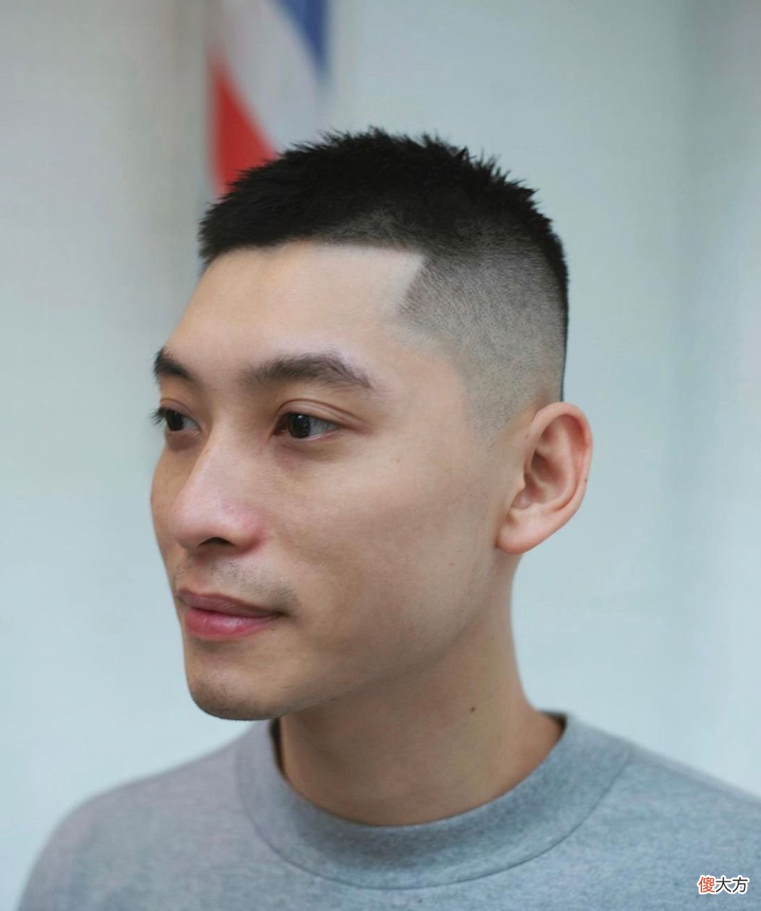 【就爱时尚】男人不管多帅，到了中年尽量少留3种“油腻发型”，会让人没好感