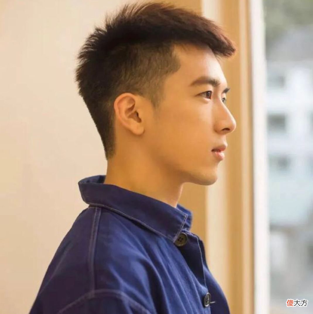 【就爱时尚】男人不管多帅，到了中年尽量少留3种“油腻发型”，会让人没好感