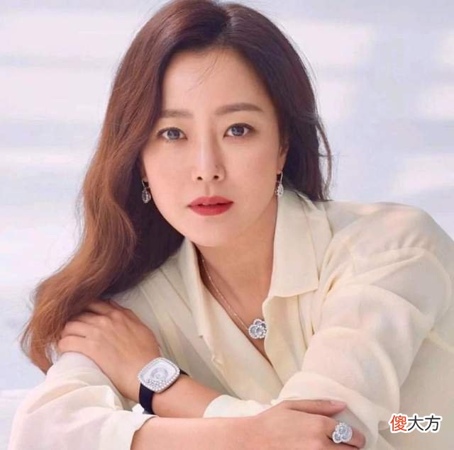 【时尚一点】“骨相美”为什么比“皮相美”花期更长？凭的是这4个优势