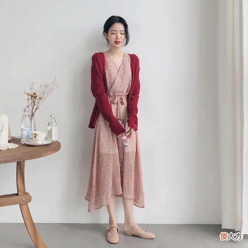 【就爱时尚】女生夏天穿鞋，建议不要选这3个“颜色”，显脚黑又土气