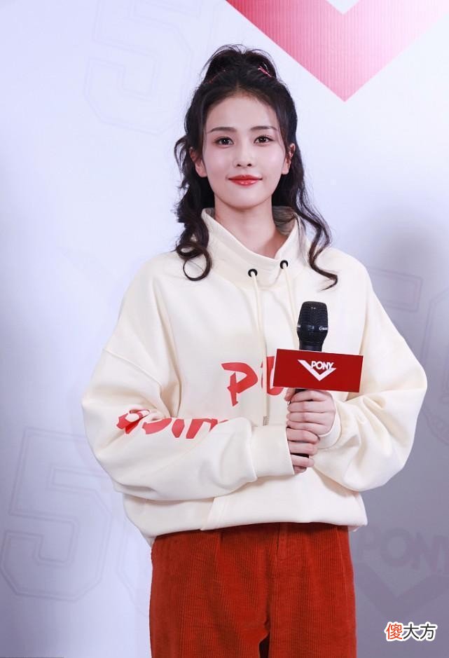 【就爱时尚】娱乐圈能笑得这么肆无忌惮的，也就是白鹿了，这脸蛋一看就没整容