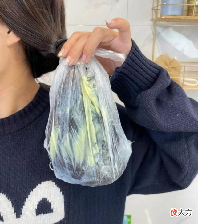 【时尚一点】今年火了一种洗头方法：先涂护发素，再洗头发，到底有啥好处？