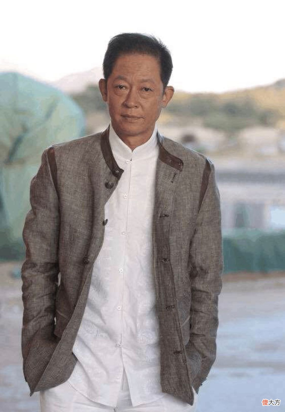 【时尚一点】王志文儿子好帅气！俩人穿父子装长得太像，王志文老了更有魅力了