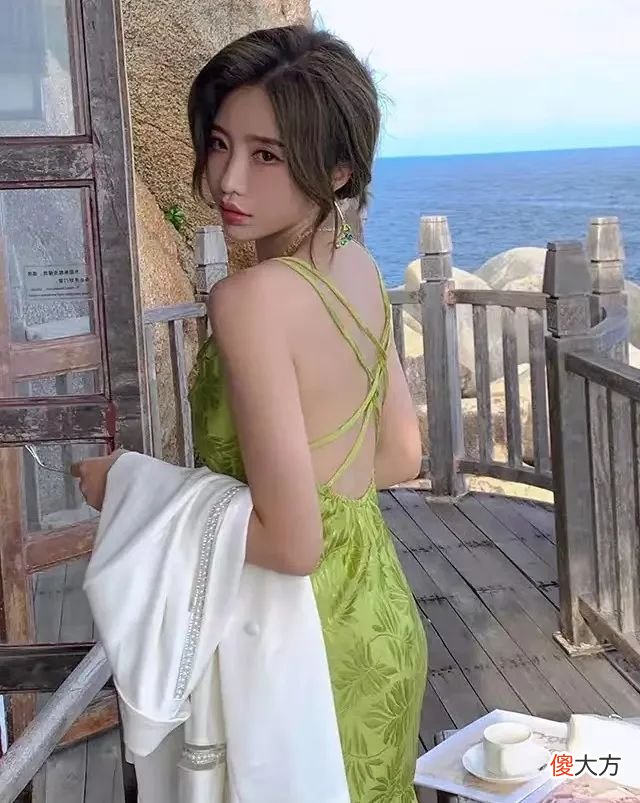 【时尚一点】今年夏日，一起Get极具诱惑力的辣妹装