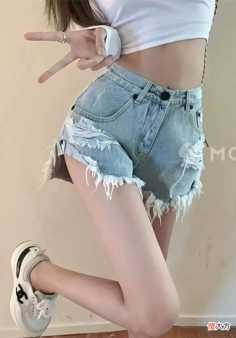 【时尚一点】今年夏日，一起Get极具诱惑力的辣妹装