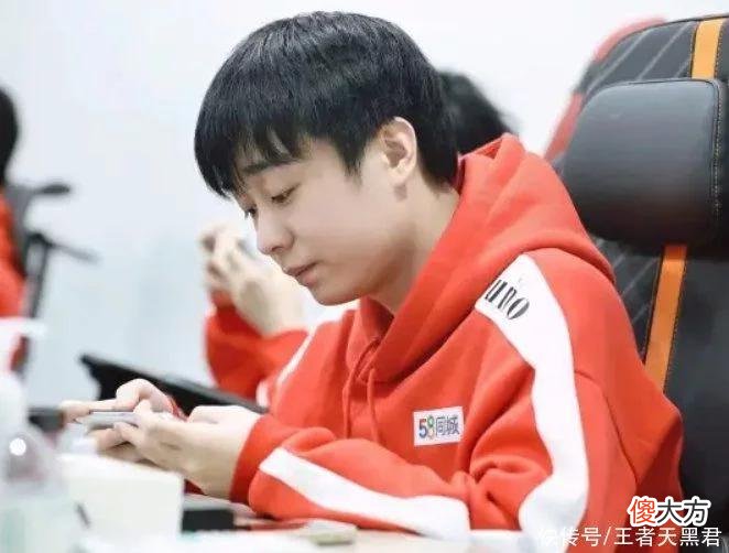 【游戏世界】AG猫神，初晨都流拍，啊泽加盟KSG，TTG清清和不然也没人买