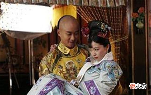 【历史故事】皇帝每次退朝时，让大臣先走，自己最后离开，只为隐藏一个秘密