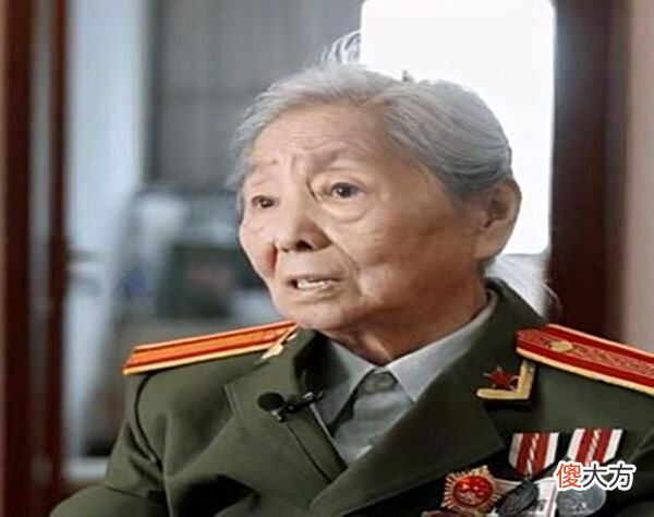【爱历史】志愿军女兵审讯美军俘虏，28年后，两人又在美国重遇
