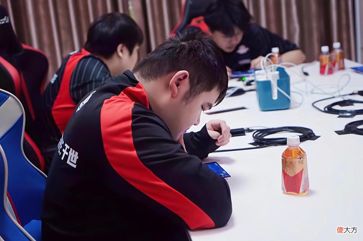 【游戏世界】eStar与WE做了表率，AG超玩会拍下冠军辅助，准备打造第二个千世