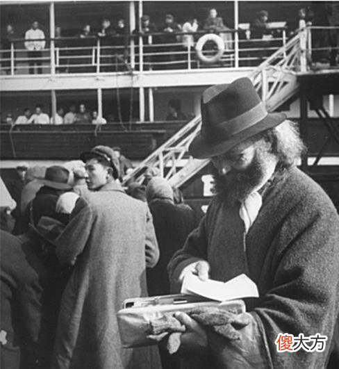 【爱历史】十月革命后曾有很多俄国人流亡到上海，1949年后才撤离