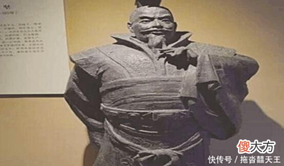 【爱历史】独眼皇帝天性暴戾,儿时就拿刀扎自己的眼睛,登基后变本加厉！