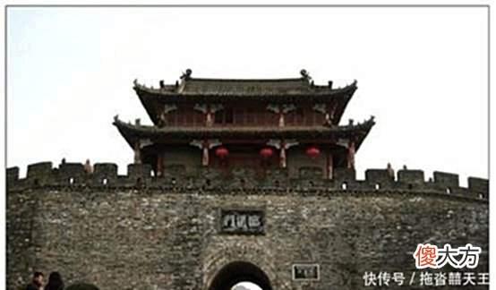 【爱历史】独眼皇帝天性暴戾,儿时就拿刀扎自己的眼睛,登基后变本加厉！