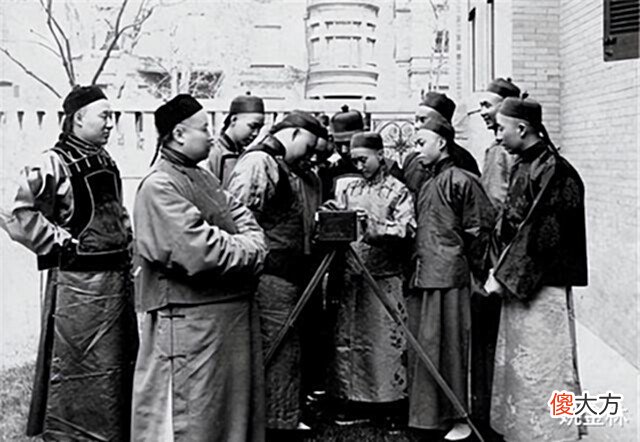 【爱历史】法国摄影师拍的百年前大清,满族女子确实漂亮,和影视剧截然不同