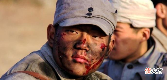 【历史故事】八路军帽子上的“两粒扣”，起到什么作用？看完就明白了