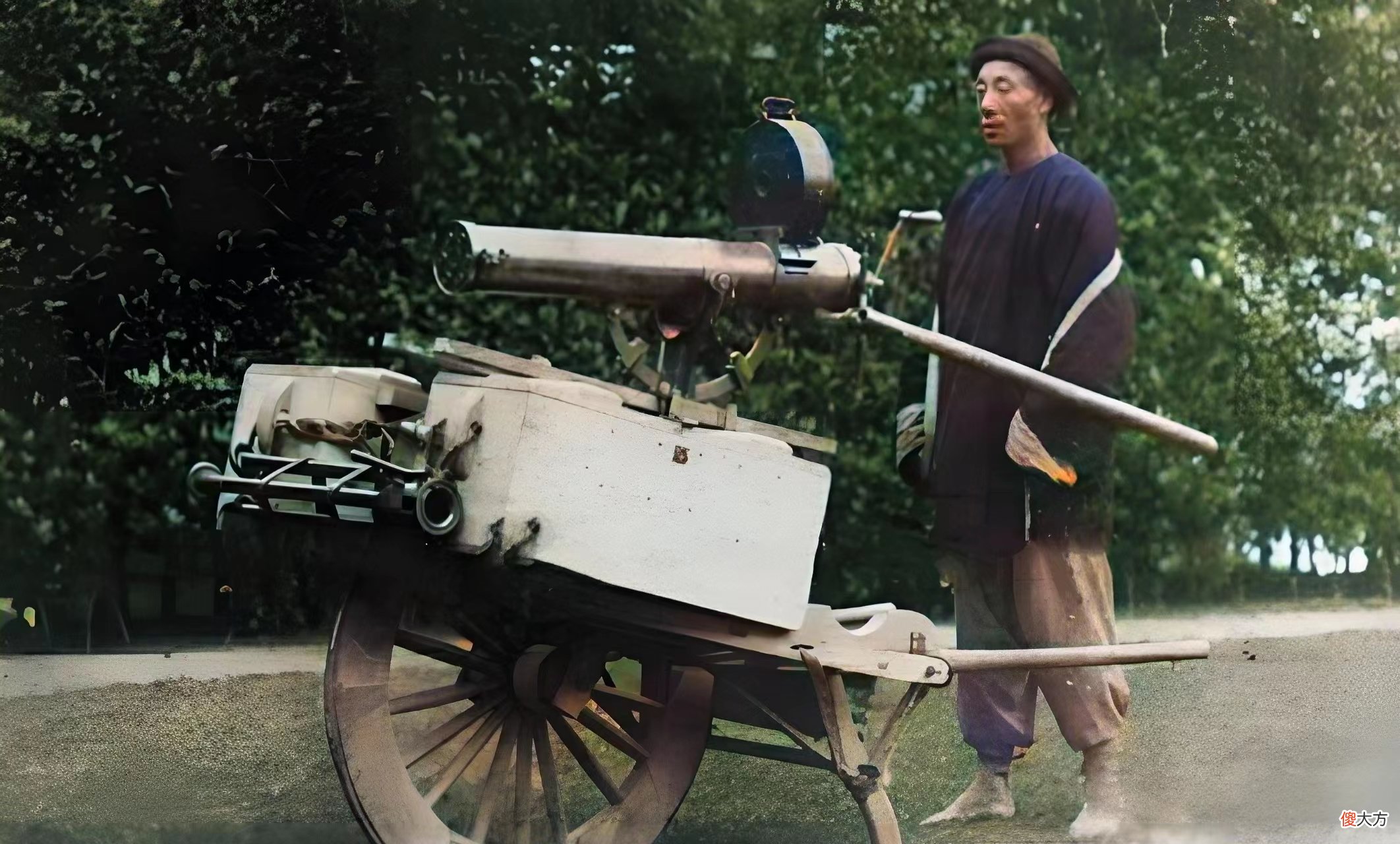【爱历史】老照片：展示马克沁重机枪的清军士兵，1922年访问日本的爱因斯坦