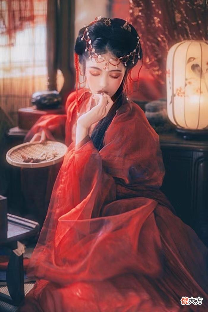 【历史故事】虐爱宫廷宫斗文推荐，《盗妃，权倾天下》，苦等四年他却另拥她人
