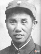 【爱历史】参谋长让张双群给陈再道介绍对象，张双群一照镜子：我就是现成的