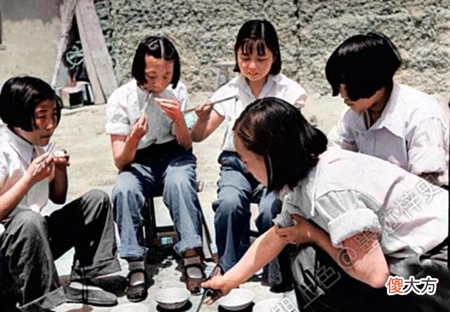【爱历史】陕西宝鸡老照片：纺织女工，年轻姑娘、伤残军人为抗战做贡献