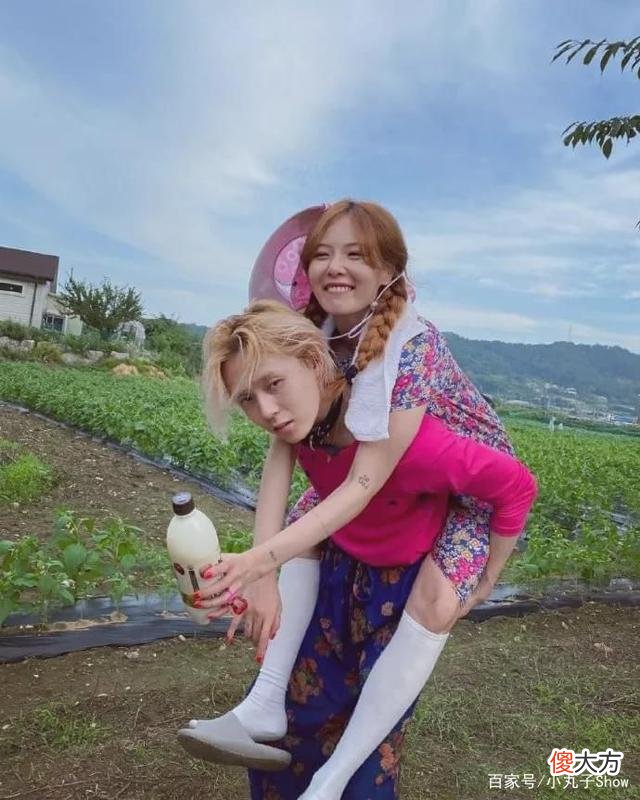 【时尚一点】“小野马”泫雅现身校庆公演，路人镜头下的欧尼辣得冒火