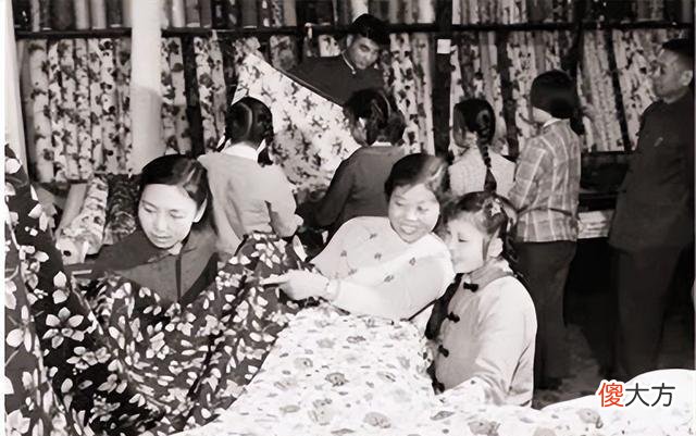 【爱历史】七、八十年代风靡全国的“的确良”，为啥突然消失？它换了个名字