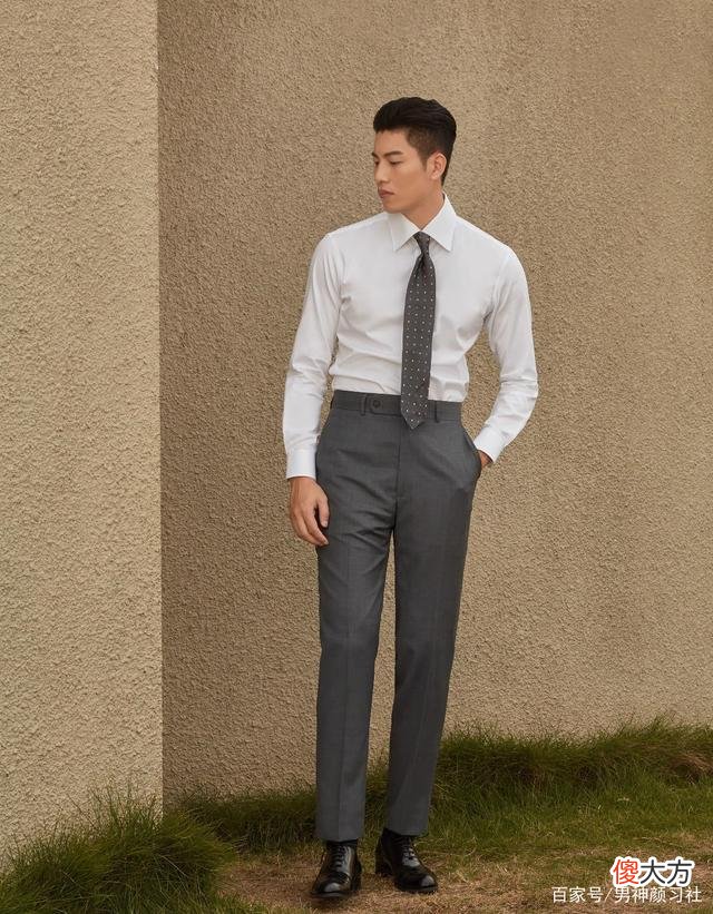 【就爱时尚】50岁的男人穿什么样的西服比较好看？