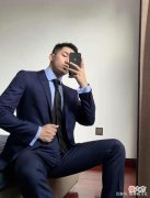 【就爱时尚】50岁的男人穿什么样的西服比较好看？