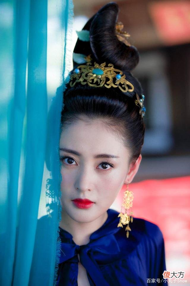 【就爱时尚】张天爱：美艳与魅惑力兼得