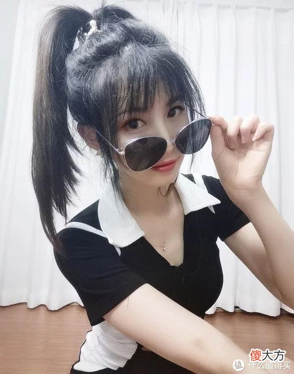 【时尚一点】告别一板一眼的生活，从尝试辣妹裙开始！