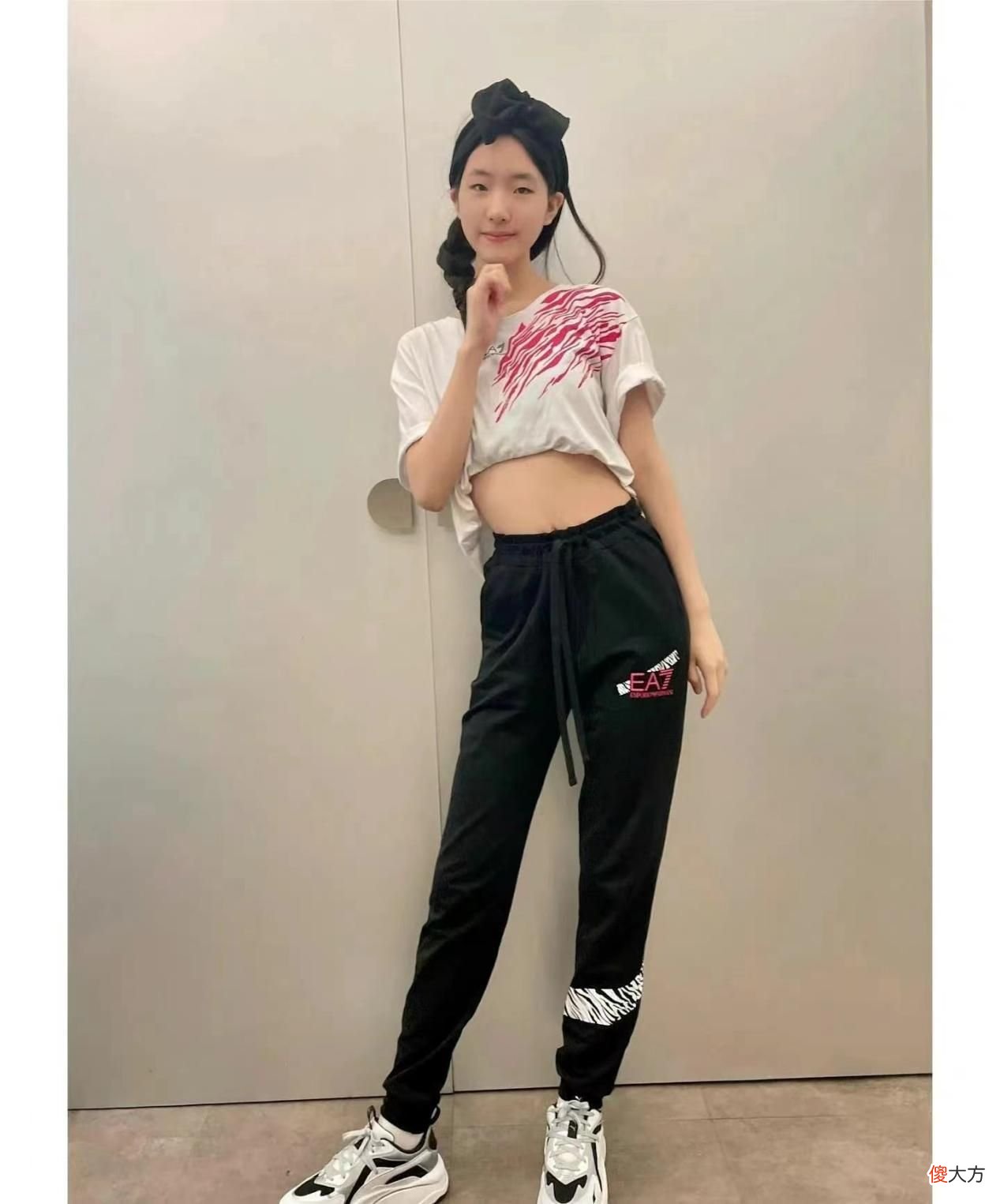 【时尚一点】许俏妞真不愧是小S的骄傲！容貌越长大越出挑，上镜还自带高级感
