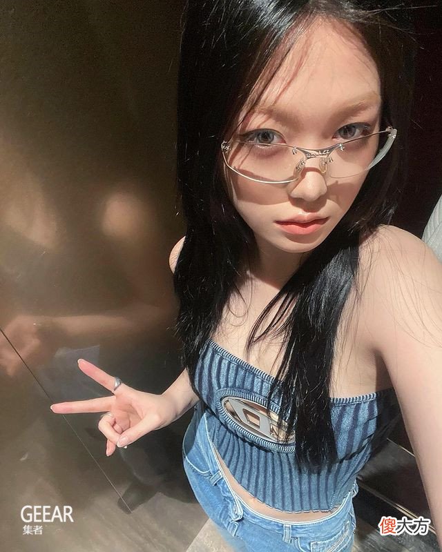 【就爱时尚】欧美时尚博主，这个品牌正乘着Y2K热潮归来