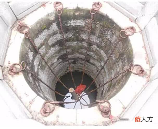 【历史故事】传说中的锁龙井有多神秘?拉不尽的铁链吓跑日本兵,解密真相