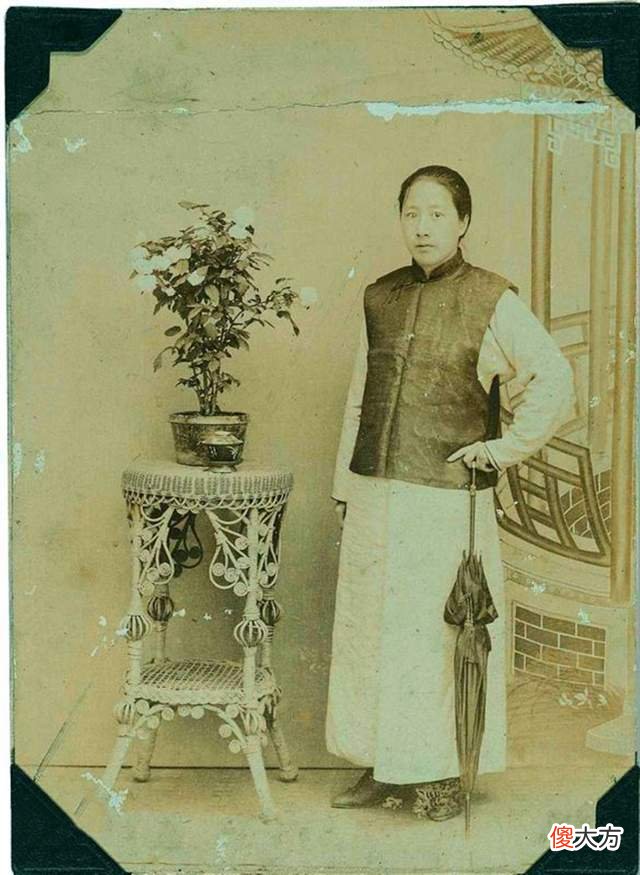 【历史故事】他：审秋瑾如故交聊天，斩秋瑾系被逼无奈，秋瑾死后他悬梁自尽