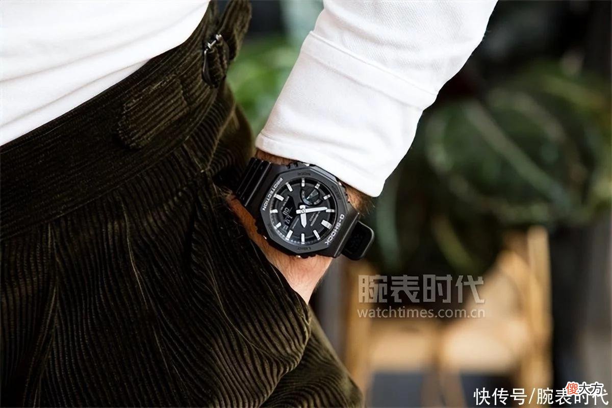 【就爱时尚】最便宜的“橡树”？不到千元的卡西欧暗黑霓虹
