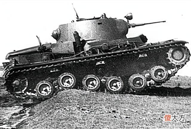 【历史故事】二战前的苏联秘密装备:T-111“通用护航坦克”